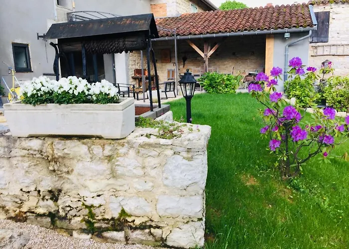Clos De La Charnaille